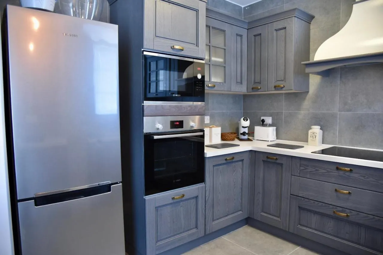 Bright & Modern 2-Bedroom, 4Th Floor Apartment In Gzira, Malta