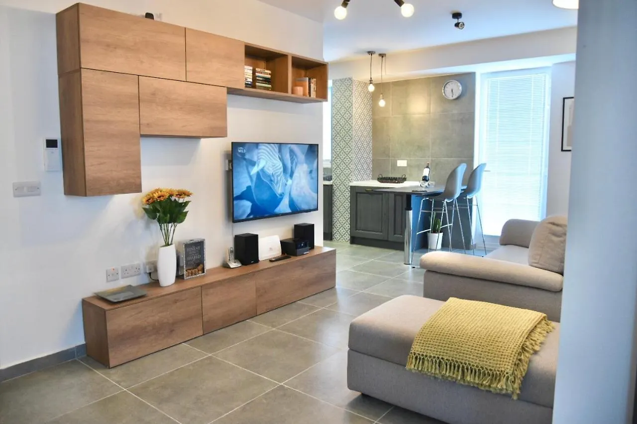 Bright & Modern 2-Bedroom, 4Th Floor Apartment In Gzira, Malta 0*, Gzira Malta