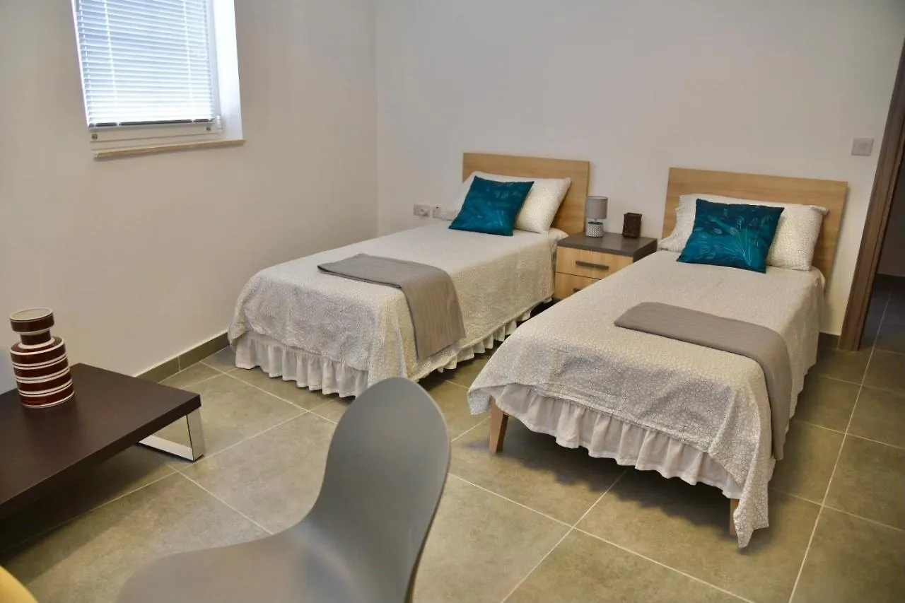 Bright & Modern 2-Bedroom, 4Th Floor Apartment In Gzira, Malta