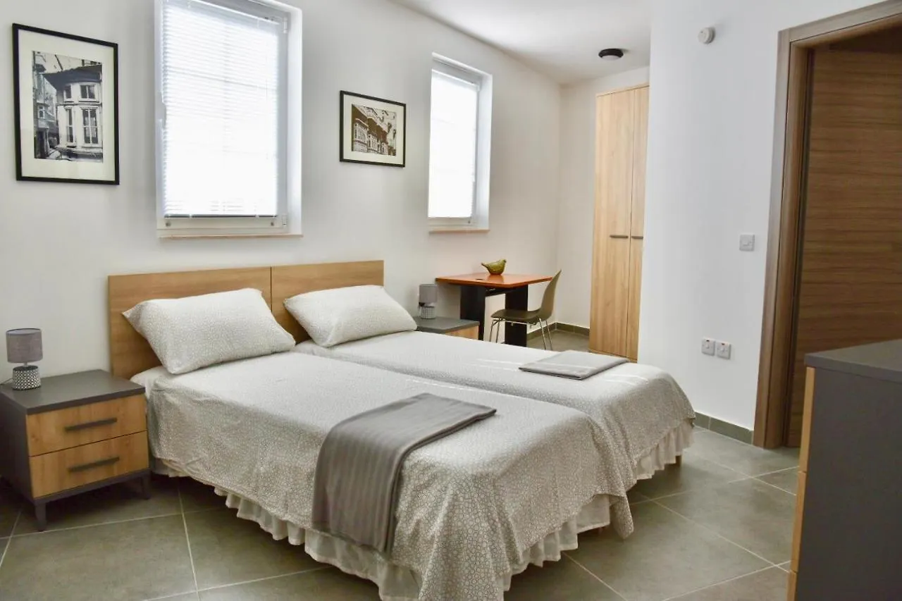Bright & Modern 2-Bedroom, 4Th Floor Apartment In Gzira, Malta  Gzira