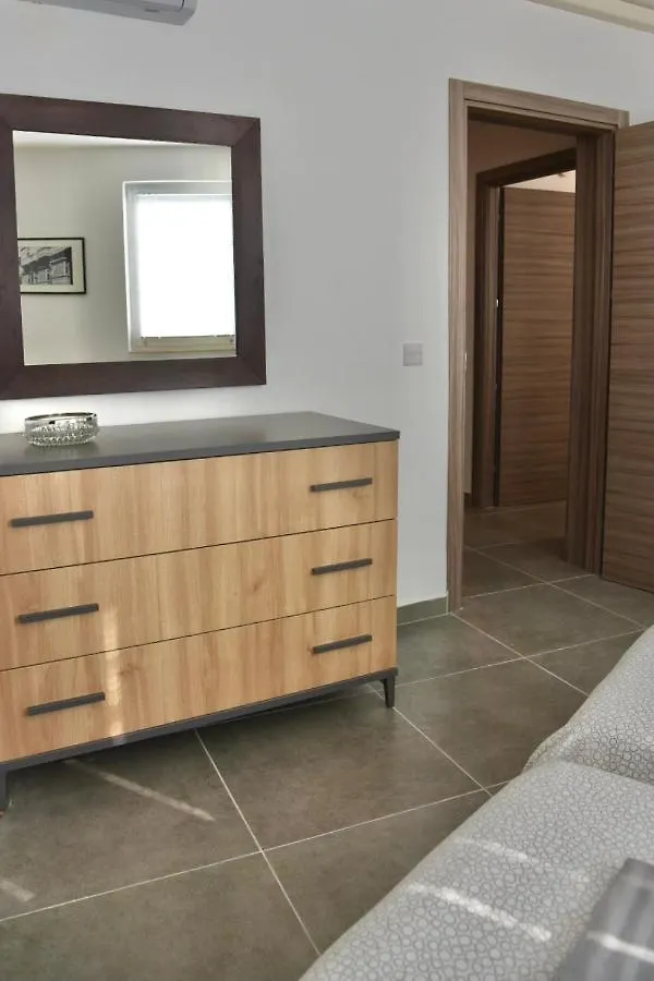 Bright & Modern 2-Bedroom, 4Th Floor Apartment In Gzira, Malta