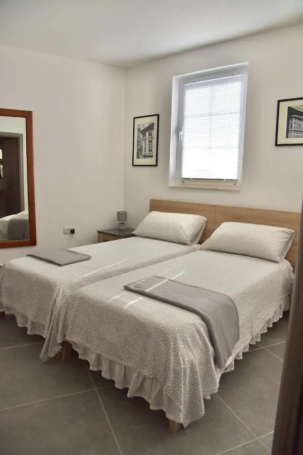 Bright & Modern 2-Bedroom, 4Th Floor Apartment In Gzira, Malta Gzira