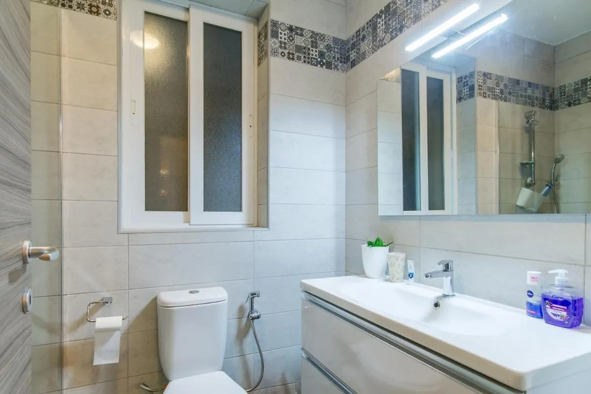 Bright & Modern 2-Bedroom, 4Th Floor Apartment In Gzira, Malta  Gzira